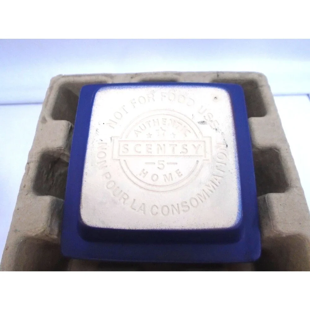 Scentsy Protect & Serve Police Warmer Hometown Heroes Collection Blue Badge NIB
